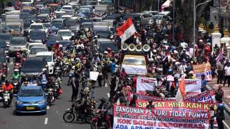 Pedagang Pasar Turi Desak Risma