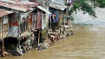 Suasana kawasan Kampung Berlan, Jakarta Timur, Sabtu (19/3/2016), yang termasuk akan segera ditertibkan oleh Pemprov DKI Jakarta. [Suara.com/Oke Atmaja]