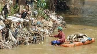 Suasana kawasan Kampung Berlan, Jakarta Timur, Sabtu (19/3/2016), yang termasuk akan segera ditertibkan oleh Pemprov DKI Jakarta. [Suara.com/Oke Atmaja]