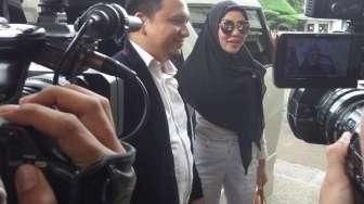 Suami Bella Sophie Sengaja Ulur Waktu Sidang Cerai?