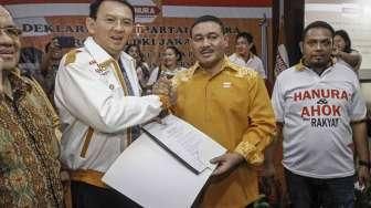 Gubernur DKI Jakarta Basuki Tjahaja Purnama (Ahok) menghadiri deklarasi dukungan Partai Hanura pada Pilkada 2017, di Jakarta, Sabtu (26/3/2016). [Suara.com/Kurniawan Mas'ud]