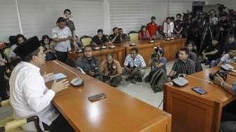 Fahri Hamzah melawan pemecatan
