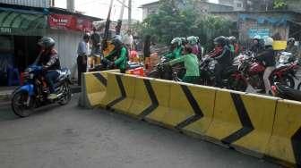 Penutupan Pintu Perlintasan Tebet