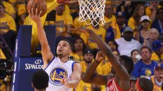 Demi Raih Kemenangan atas Rockets, Warriors "Korbankan" Curry?