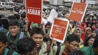 Aksi Ricuh Tolak WTPM