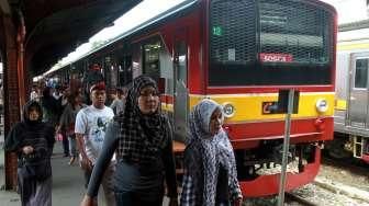 Libur Panjang, Penumpang KRL Naik 15 Persen