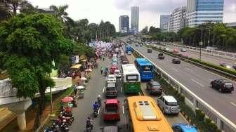 Buruh Sempat Tutup Jalan Depan DPR, Sekarang Dibuka Lagi