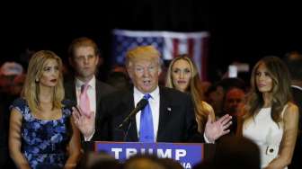 Rival Demi Rival Berguguran, Trump Hanya Perlu Waspadai Clinton