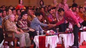 JK Hadiri Pengukuhan Pengurus APKASI