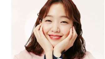 Birthday Girl Kim Go Eun Punya Mata Monolid yang Cantik, Ini Tips Makeupnya