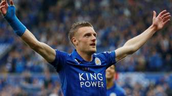 Cetak Dua Gol, Vardy Masih Gagal Samai Harry Kane