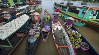 Uniknya Pasar Terapung "Lok Baintan" di Sungai Martapura