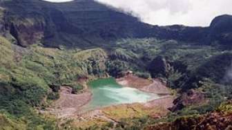 Wisatawan dan Warga Diminta Jauhi Kawah Gunung Awu