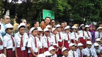 Ahok Tinjau Ujian Nasional di Madrasah Petojo Utara