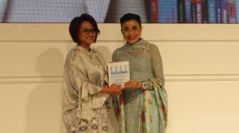 CEO XL Sabet Penghargaan Career Woman of The Year