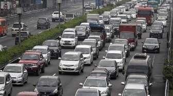Gubernur Anies Batasi Usia Kendaraan 10 Tahun, PDIP: Bikin Perda Dulu