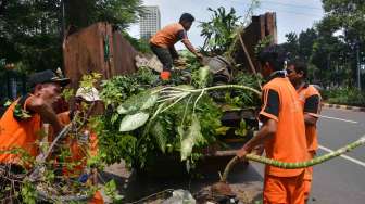 Penyelam Selokan 'Jijik' Jakarta Dapat Pujian