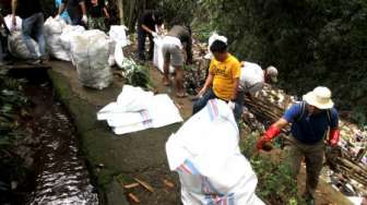 Ribuan Warga Kota Bogor Mendadak Jadi Pemulung