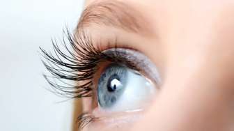 Mata Wanita Ini Infeksi setelah Pasang Eyelash Extension, Ternyata Pihak Salon Lakukan Hal Mengerikan