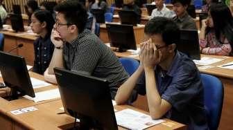 Pelaksanaan Seleksi Bersama Masuk Perguruan Tinggi Negeri (SBMPTN) di kampus Universitas Indonesia (UI) Salemba, Jakarta, Selasa (31/5/2016). [Suara.com/Oke Atmaja]