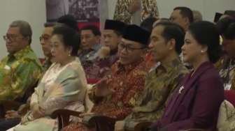Jokowi Mendadak Beli Kaos Dalam di Mal Banda Aceh