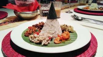 Lezatnya Nasi Daun Jeruk dari Palalada