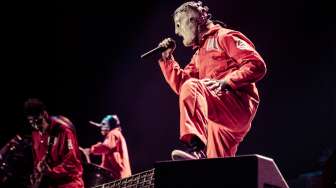 Vokalis Slipknot Alami Patah Leher