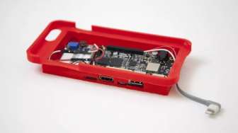 Casing Ini Bisa "Mengubah" iPhone Jadi Ponsel Android