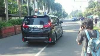 Ngaku Jemput Anggota DPR, Supir Alphard Mau Terobos Car Free Day