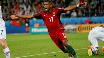 Winger Portugal Nani merayakan golnya. Reuters/Robert Pratta Livepic