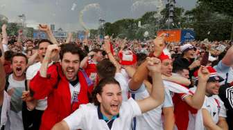 Inggris Tekuk Wales, Penggemarnya Berpesta