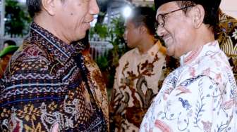 Jokowi Telepon Habibie yang Sedang Sakit, Ini Isi Percakapannya