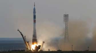 Tiga Astronot dari 3 Negara 'Dilontarkan' ke Ketinggian 400 Km