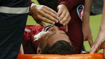 Kapten Portugal Cristiano Ronaldo dibekap cedera. REUTERS/John Sibley Livepic
