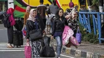 Pemudik Padati Terminal Kampung Rambutan