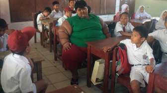 Bocah Obesitas Kembali Sekolah