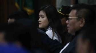 Jessica Menggaruk Tangan Saat Mirna Kolaps, Apa Karena Sianida?