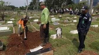 Pembongkaran Makam Fiktif