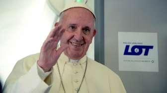Paus Fransiskus Cium Kaki Para Pemimpin Sudan Selatan, Memohon Perdamaian