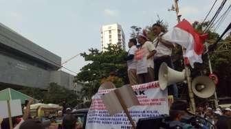 Demo ke DPRD DKI, Pedagang Emosi Cuma Ditemui Humas