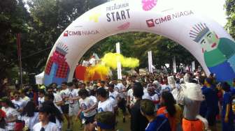 Serunya "The Color Run" Bertema Tropis Hari Ini