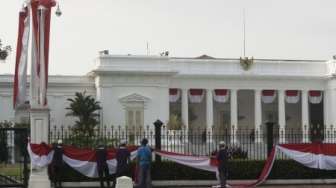 Setneg Serahkan Bendera Merah Putih ke Seluruh Daerah