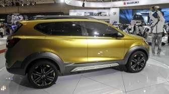 PT Nissan Motor Indonesia (NMI) memperkenalkan mobil Datsun GO-Cross Concept di ajang Gaikindo Indonesia International Auto Show (GIIAS) 2016 di Tangerang, Banten, Minggu (14/8/2016). [Suara.com/Kurniawan Mas'ud]