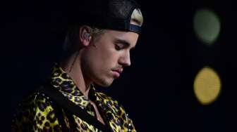 Duh, Justin Bieber Tinju Wajah Fans Hingga Berdarah