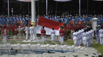 Nanggung, Warga Tunggu Gloria Ikut Turunkan Merah Putih di Istana