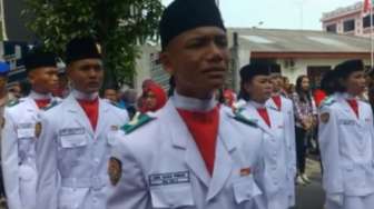 Seluruh Anggota Paskibra Menangis karena Gagal Kibarkan Bendera