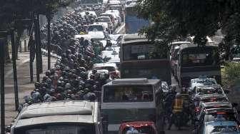 Macet Akibat Arak-arakan Atlet Olimpiade