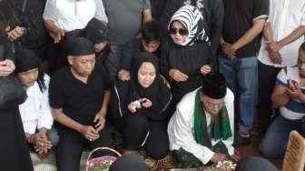 Pemakaman Istri Tukul Arwana