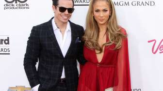 Jennifer Lopez Putus Lagi dengan Casper Smart