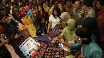 Pembukaan pameran “Karya Kreatif Indonesia” yang digelar Bank Indonesia, di Balai Kartini, Jakarta, Jumat (26/8/2016). [Suara.com/Oke Atmaja]